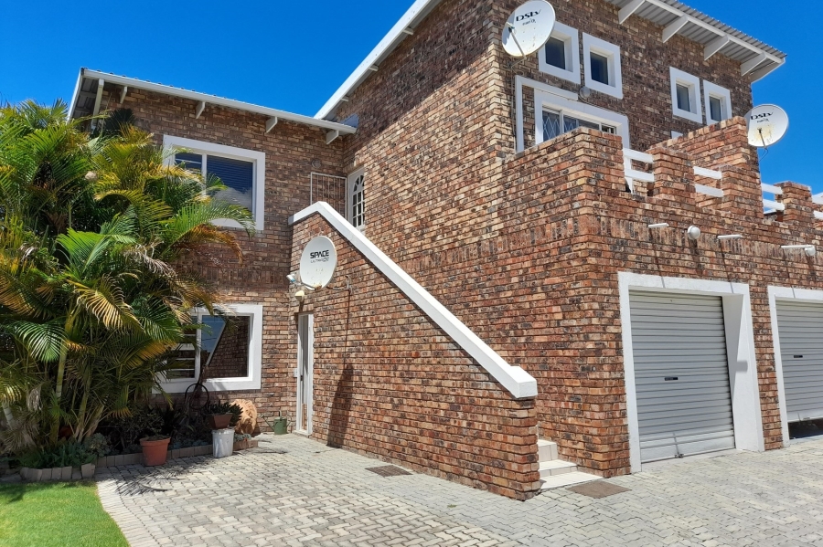 2 Bedroom Property for Sale in Bluewater Bay Eastern Cape